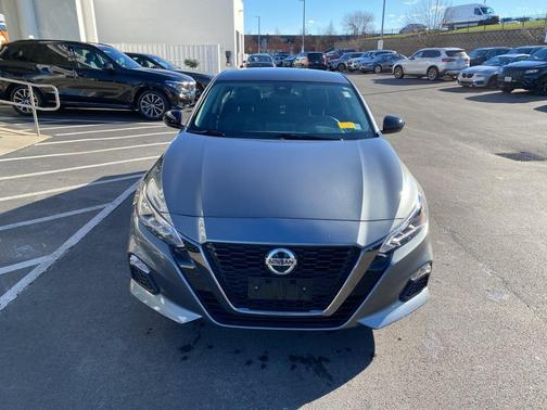 2021 Nissan Altima SR FWD