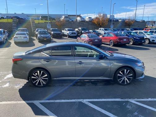 2021 Nissan Altima SR FWD