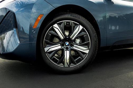 2026 BMW iX xDrive45