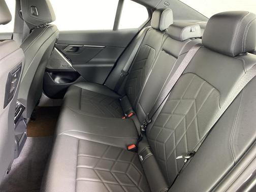 2026 BMW i5 xDrive40