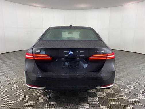 2026 BMW i5 xDrive40