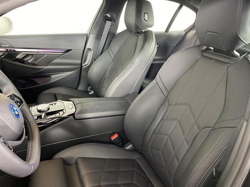 2026 BMW i5 xDrive40