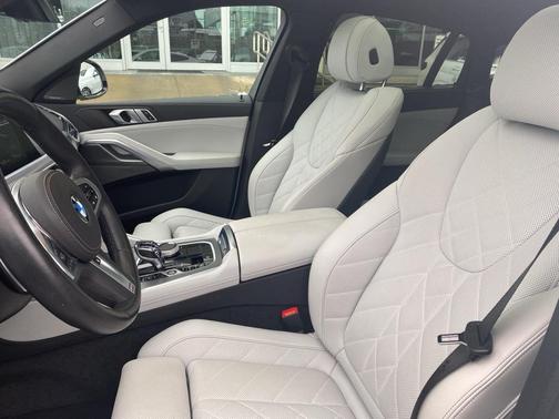 2023 BMW X6 xDrive40i