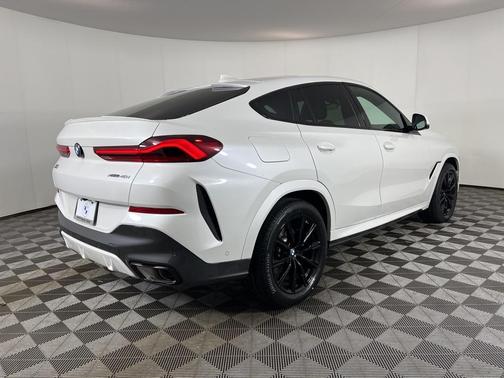 2023 BMW X6 xDrive40i