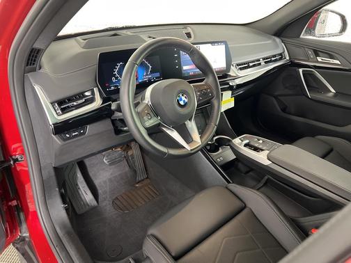 2025 BMW X2 xDrive28i