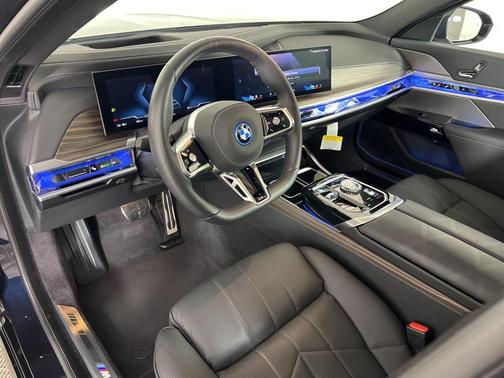 2025 BMW i7 xDrive60