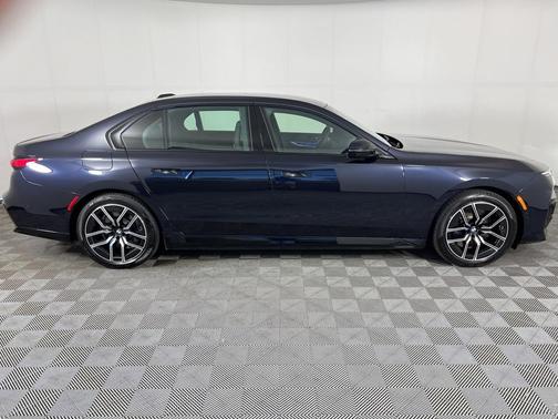 2025 BMW i7 xDrive60