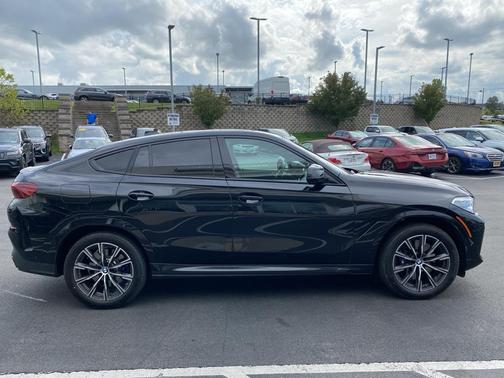 2023 BMW X6 M50i