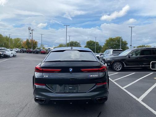 2023 BMW X6 M50i