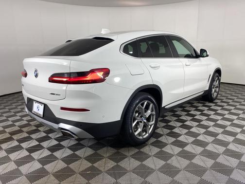 2023 BMW X4 xDrive30i