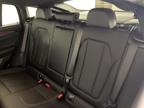 2023 BMW X4 xDrive30i