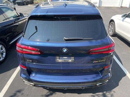 2022 BMW X5 M50i