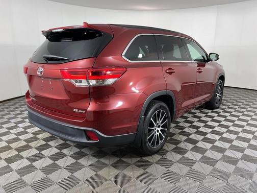 2018 Toyota Highlander SE