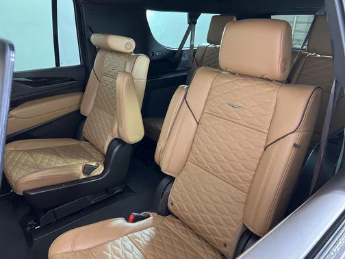 2023 Cadillac Escalade ESV Sport