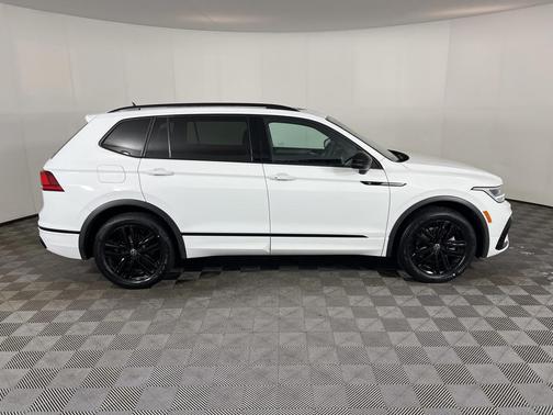 2022 Volkswagen Tiguan 2.0T SE R-Line Black 4MOTION