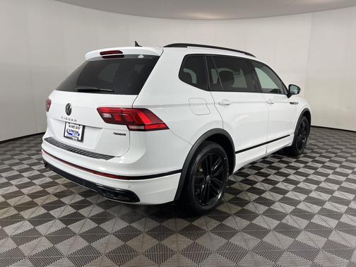 2022 Volkswagen Tiguan 2.0T SE R-Line Black 4MOTION