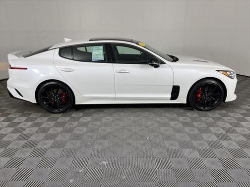 2022 Kia Stinger GT2