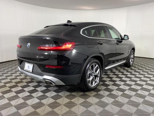 2024 BMW X4 xDrive30i