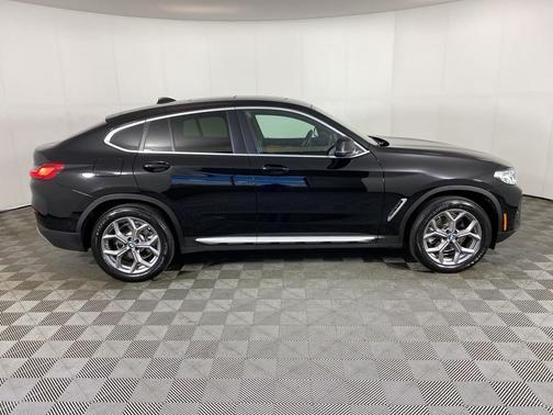 2024 BMW X4 xDrive30i