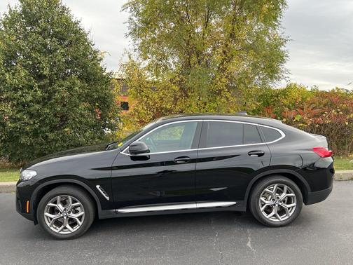 2024 BMW X4 xDrive30i