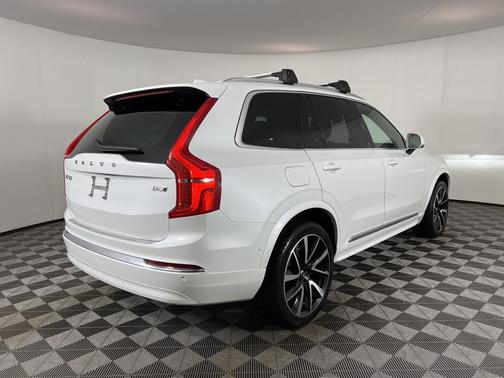 2024 Volvo XC90 B6 Ultimate Bright Theme 7-Seater