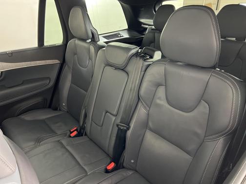 2024 Volvo XC90 B6 Ultimate Bright Theme 7-Seater