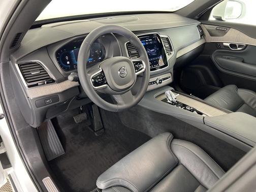 2024 Volvo XC90 B6 Ultimate Bright Theme 7-Seater