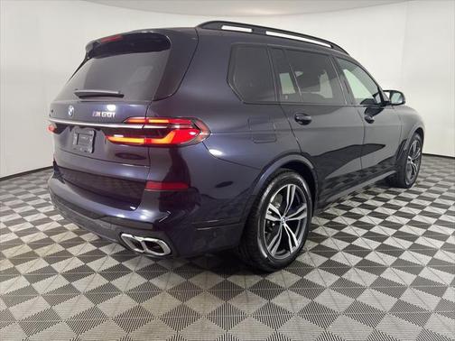 2025 BMW X7 M60i