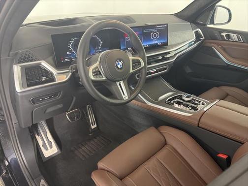 2025 BMW X7 M60i