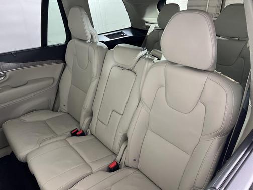 2024 Volvo XC90 B6 Ultimate Bright Theme 7-Seater