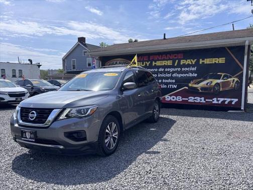 2019 Nissan Pathfinder S