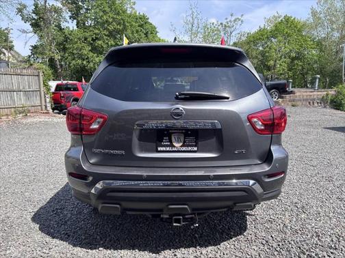 2019 Nissan Pathfinder S
