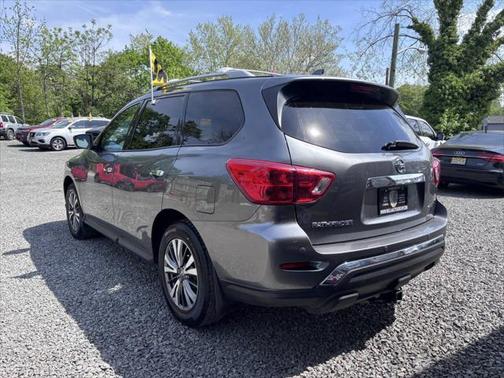 2019 Nissan Pathfinder S