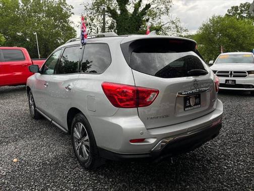 2019 Nissan Pathfinder SV