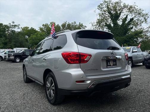 2019 Nissan Pathfinder SV