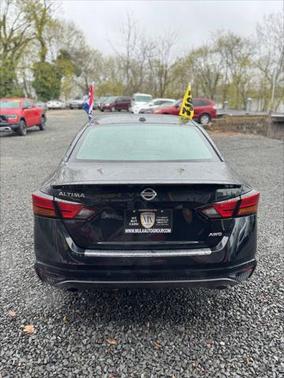 2022 Nissan Altima SR Intelligent AWD