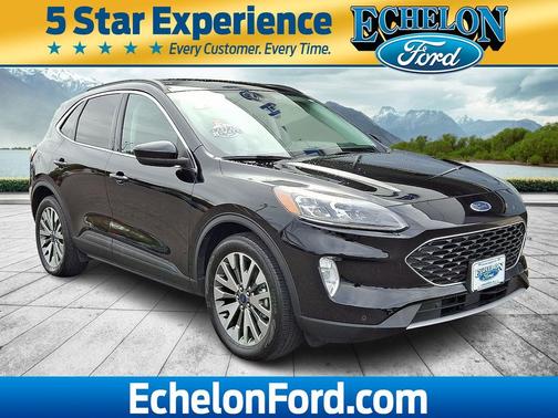 2022 Ford Escape Titanium
