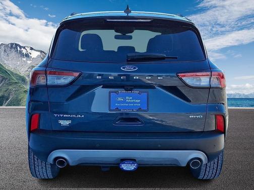 2022 Ford Escape Titanium