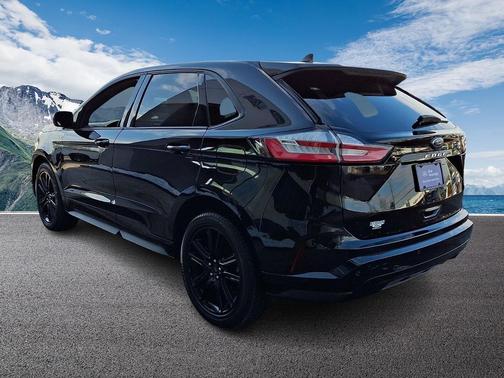 2022 Ford Edge ST Line