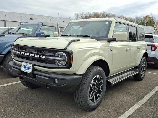 2025 Ford Bronco Outer Banks