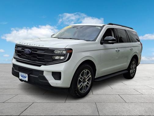 Oxford White 2025 Ford Expedition Active