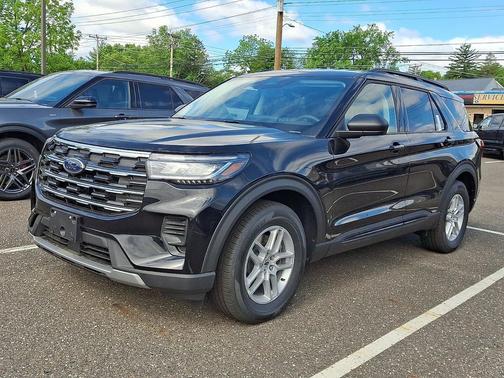 Agate Black Metallic 2026 Ford Explorer Active