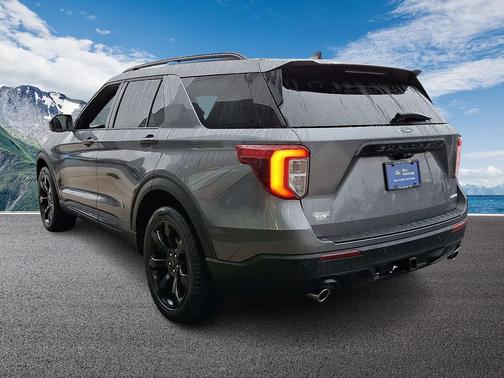 2022 Ford Explorer ST-Line