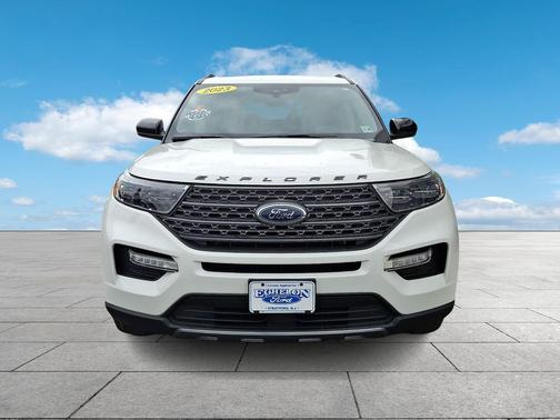 Star White Metallic Tri-Coat 2023 Ford Explorer XLT
