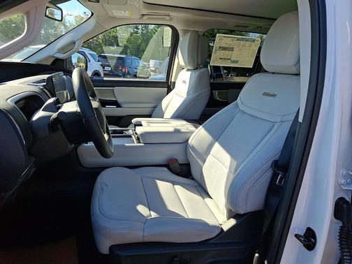 Star White MET 2027 Ford Expedition Max Platinum