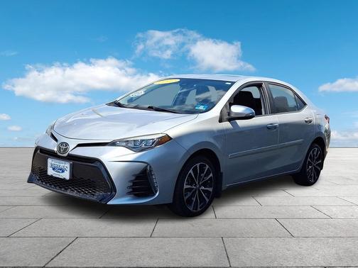 Classic Silver Metallic 2019 Toyota Corolla SE