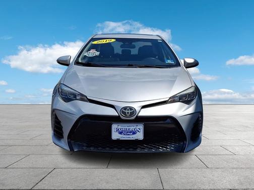 Classic Silver Metallic 2019 Toyota Corolla SE
