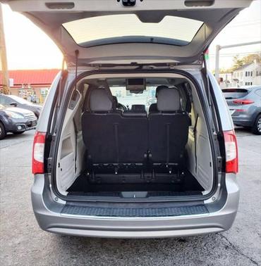 2015 Chrysler Town & Country Touring