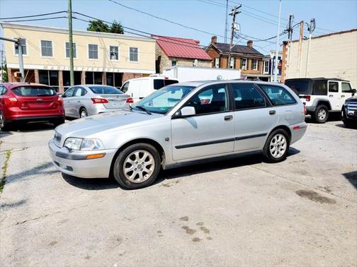 2002 Volvo V40 Wagon 4D
