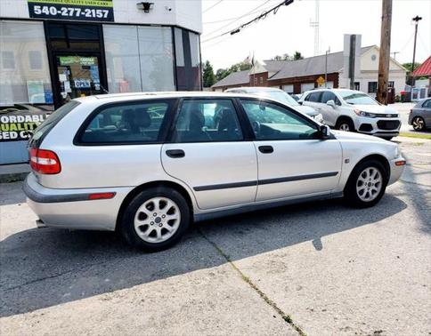 2002 Volvo V40 Wagon 4D